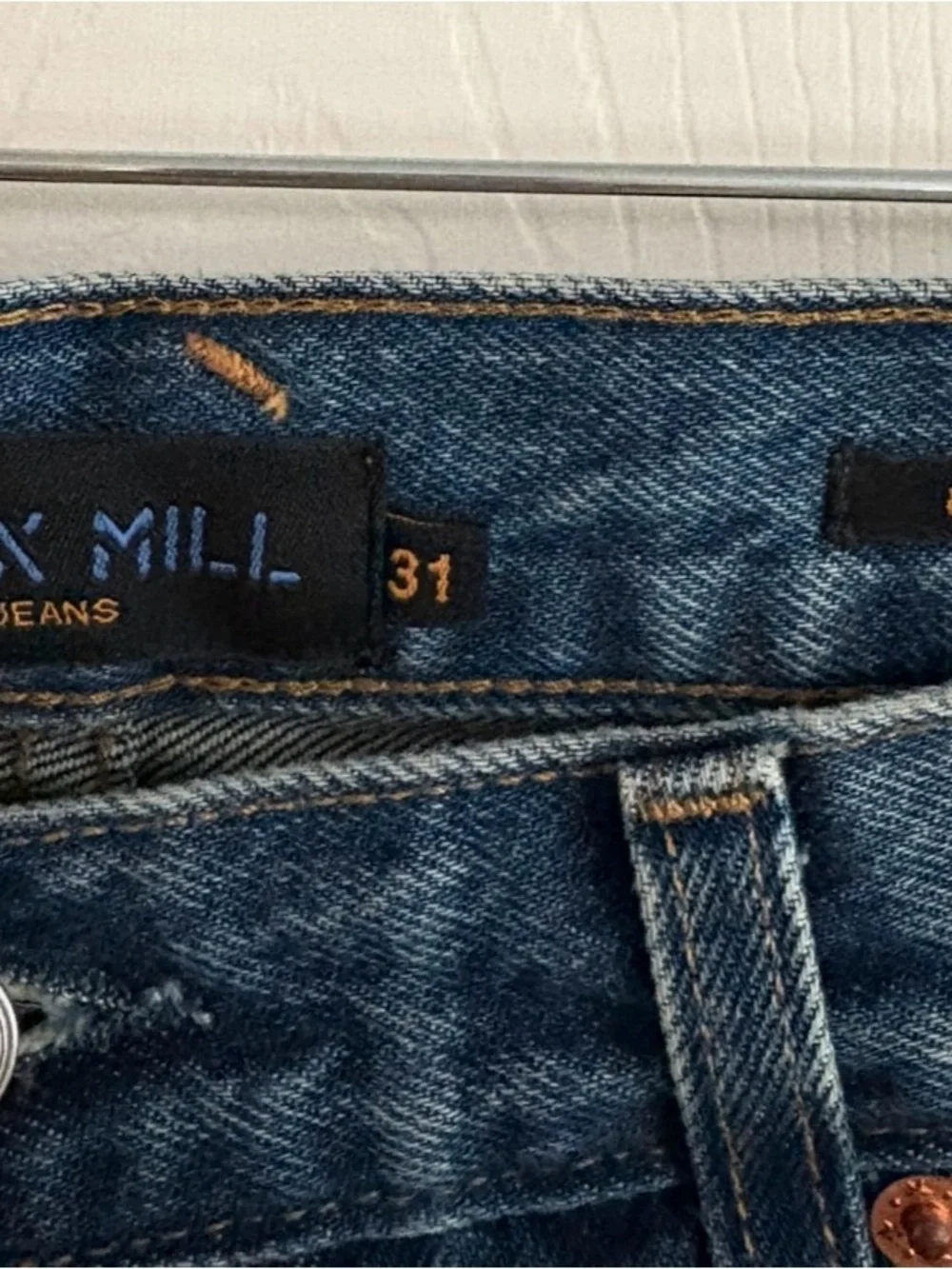 Alex Mill ships fast